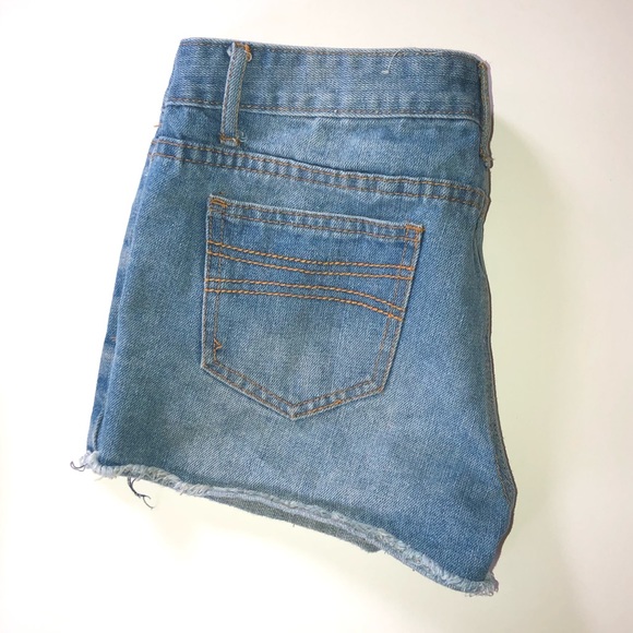 3 for $12. Vintage cutoff shorts, size 9 - Picture 2 of 8